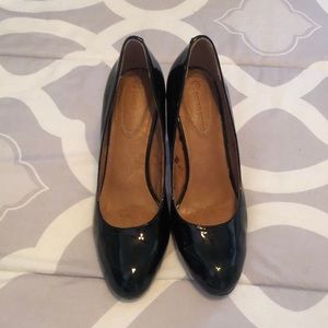 Black pumps size 8.5
